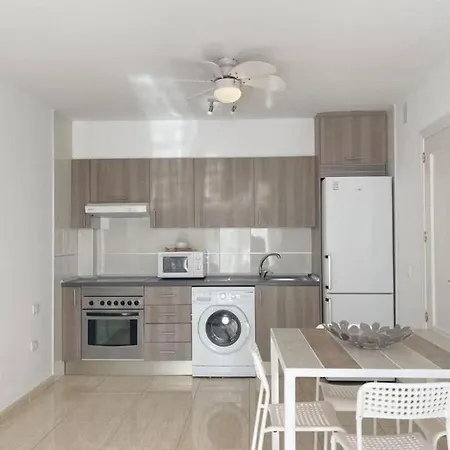 Laura Apartment In Arona & Pool