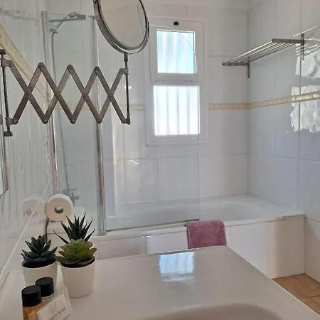 Laura Apartment In Arona & Pool Apartman Arona