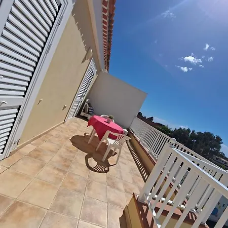 Laura Apartment In Arona & Pool